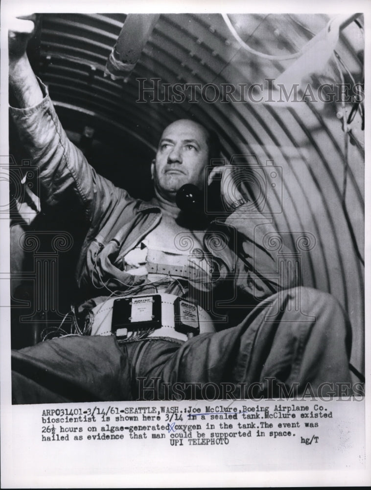 1961 Press Photo Seattle Wash Joe McClure Boeing Aircraft Co scientist