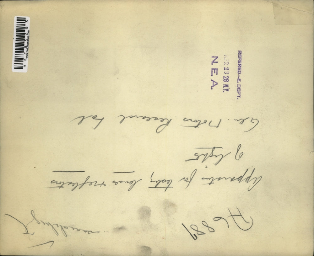 1928 Press Photo Apparutus for testing lens light refelction