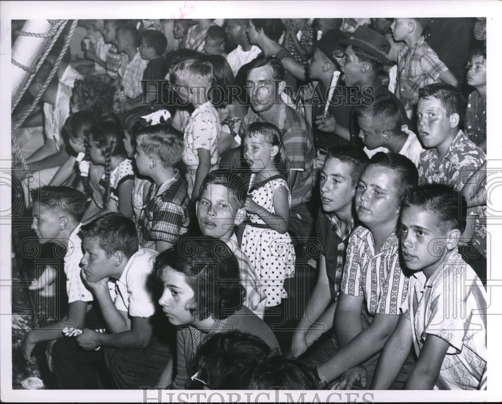 1959 Press Photo Spectators at Cristians Circus in Cleveland Ohio