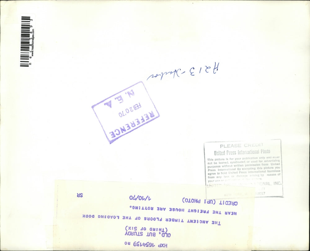 1970 Press Photo old timber floor of the loading dock near harbor freight house