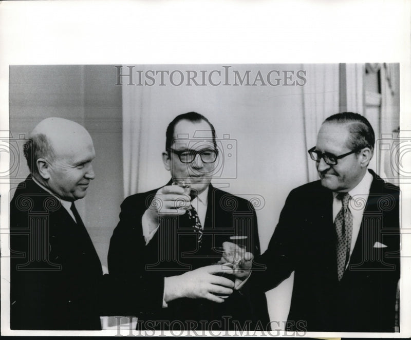 Load image into Gallery viewer, 1970 Press Photo Helsinki Finland SALT talks, Gerard Smith of US

