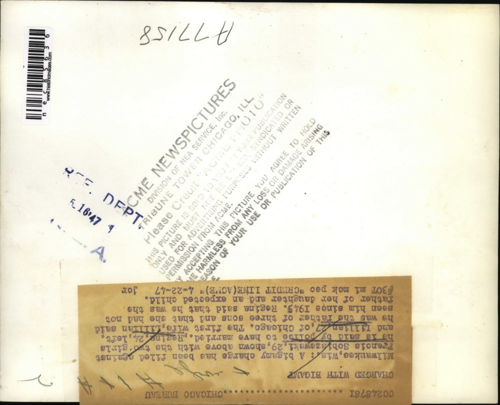 1947 Press Photo Milwaukee Wis Francis Schiszewski & wives at jail