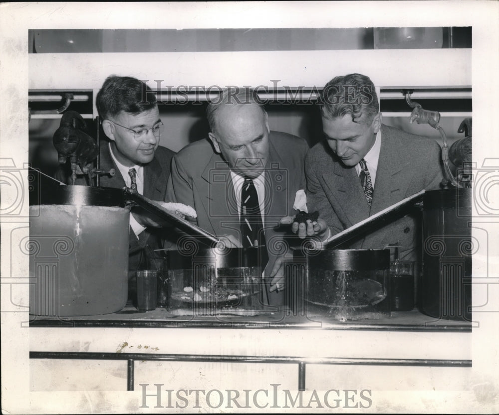 1944 Press Photo Akron Ohio General Tire and Rubber Company