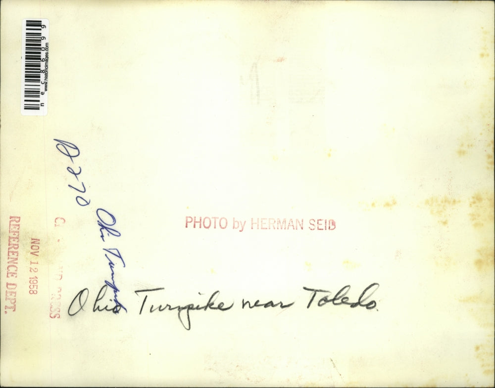 1958 Press Photo Automobiles on Ohio Turnpike near Toledo