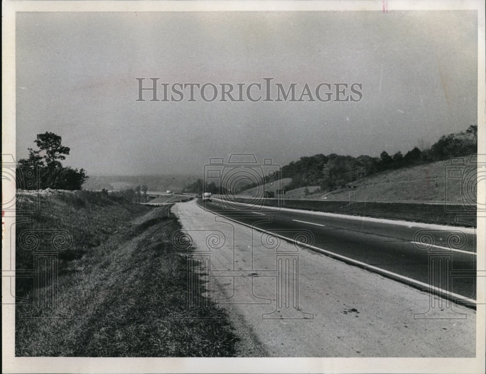 1973 Press Photo Ohio Turnpike near Peninsula and not much traffic- Historic Images