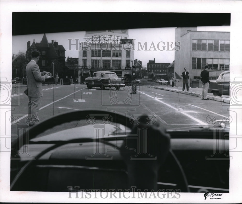 1937 Press Photo Auto drivers get safety check at test station- Historic Images