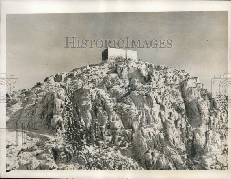 Load image into Gallery viewer, 1938 Press Photo Smithsonian Observatory on Mt Sinai at head of Red Sea
