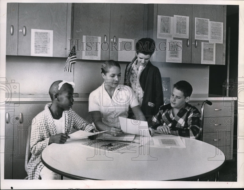 Load image into Gallery viewer, 1962 Press Photo Mt Sinai Hospital JW Walker, D Yurick, R Hager,R Mendelsohn
