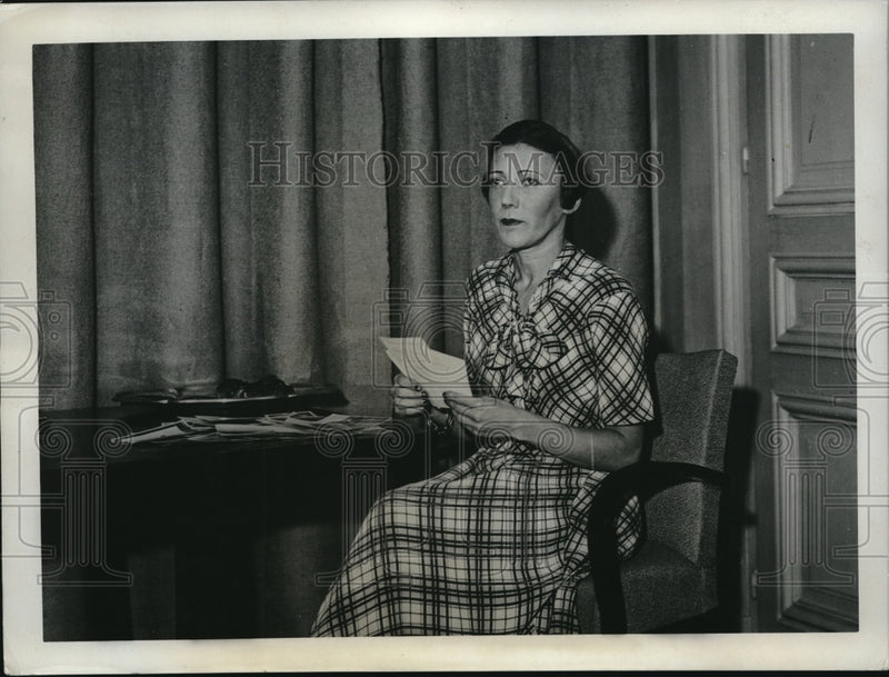 Load image into Gallery viewer, 1933 Press Photo Viscountess d'Andurain in Paris France
