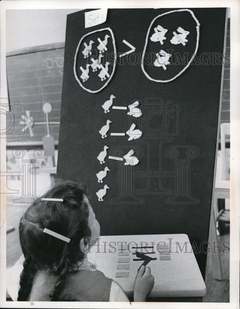 1960 Press Photo Anita Gangidine at Taft School in Cleveland Ohio