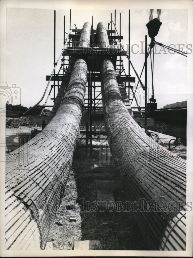 Press Photo Massive gas pipes on Seine bank at Montereau, France- Historic Images