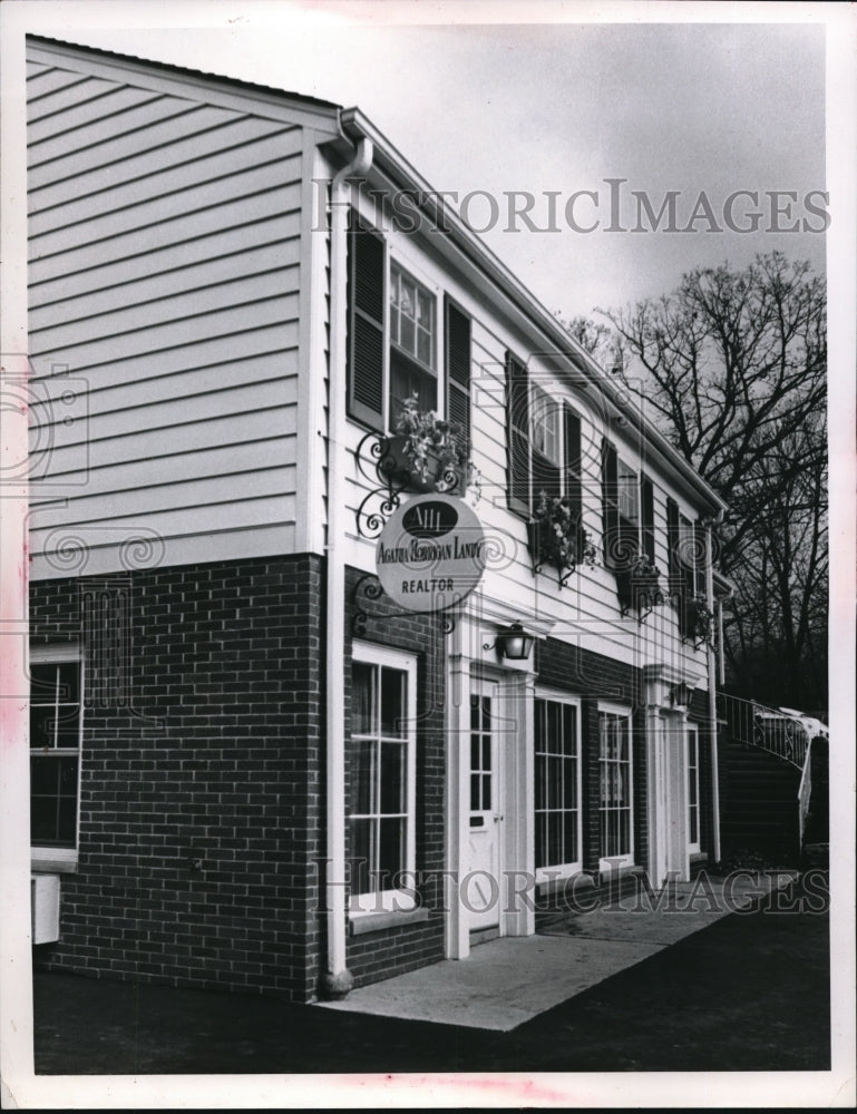 1963 Press Photo Landy Realtor