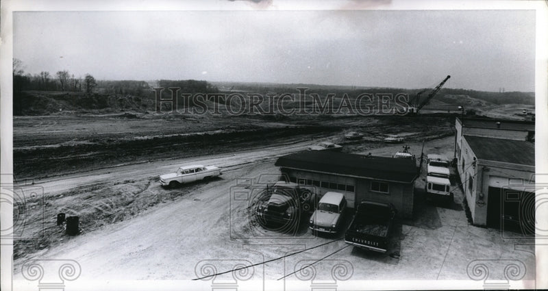 Load image into Gallery viewer, Press Photo construction of the Interstate 77, Interstate 80 interchange in OH
