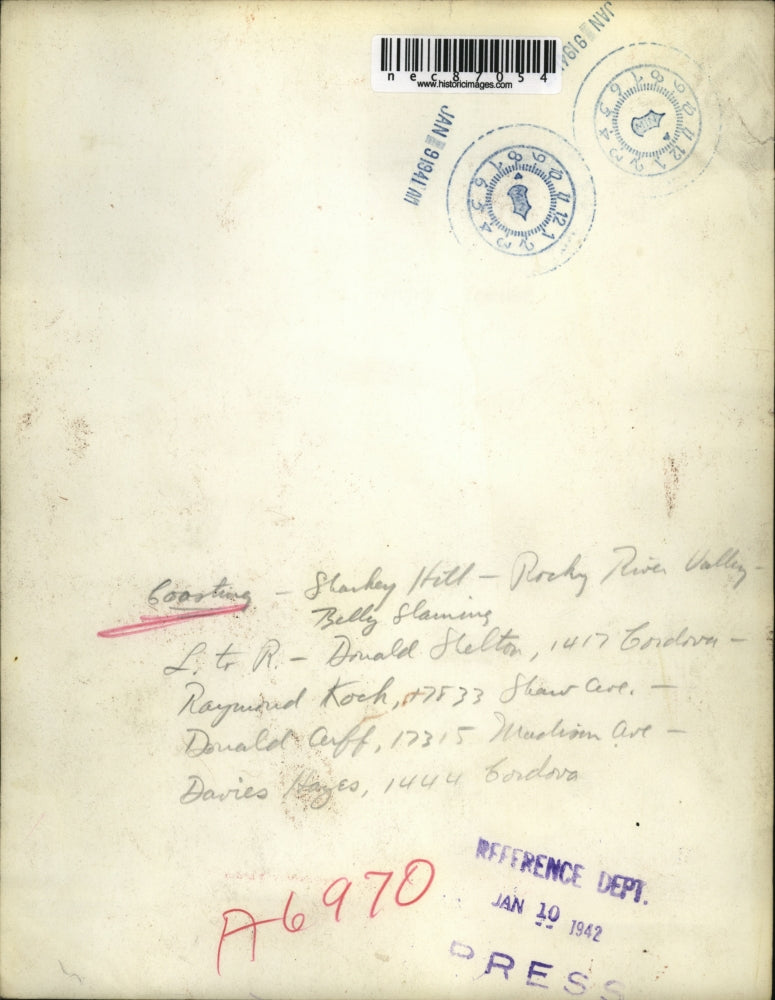 1942 Press Photo Kids S Hill, D Halton,R Koch,D Cerff,D Hayes sledding