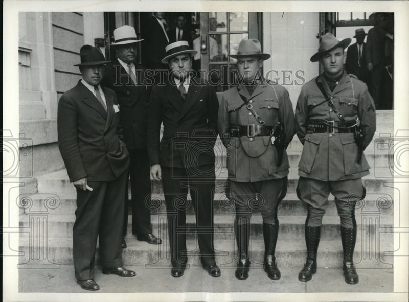 Load image into Gallery viewer, 1932 Press Photo Lt Francis McGarvey,Sgt Wm Fahnkow,ED J Doughtery, Dan Glasheen
