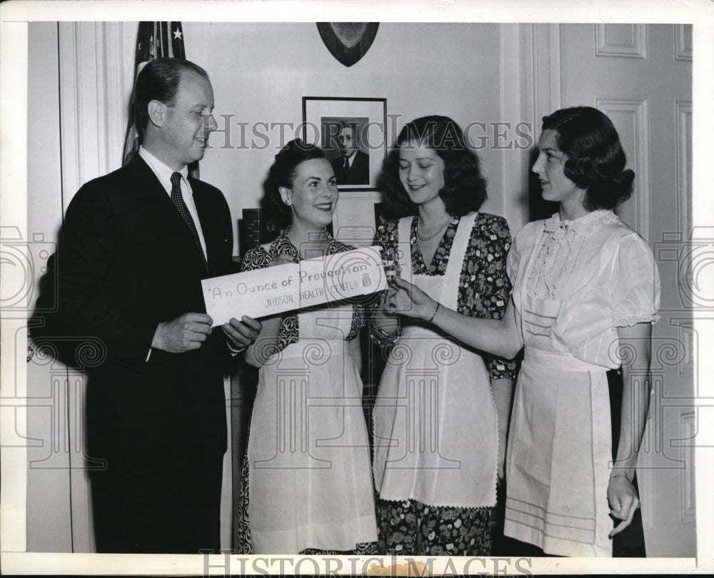 1942 Press Photo NYC Mrs Geo Carr Henry, Ethel Husband, Mrs CP Stone, N Morris of NYC