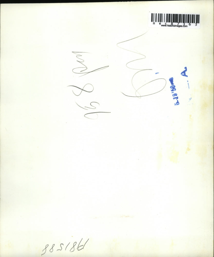 1950 Press Photo Louisville KY Mrs Louise Hess with horse racing forms