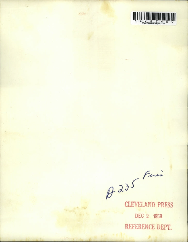 1958 Press Photo Fireman Richard Scheidt with victim at Our Lady of Angel school fire in Chicago