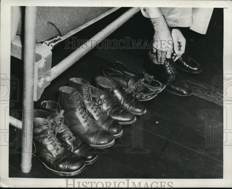 Load image into Gallery viewer, 1942 Press Photo Shoes Displayed in Barracks Aisle at McClellan Field
