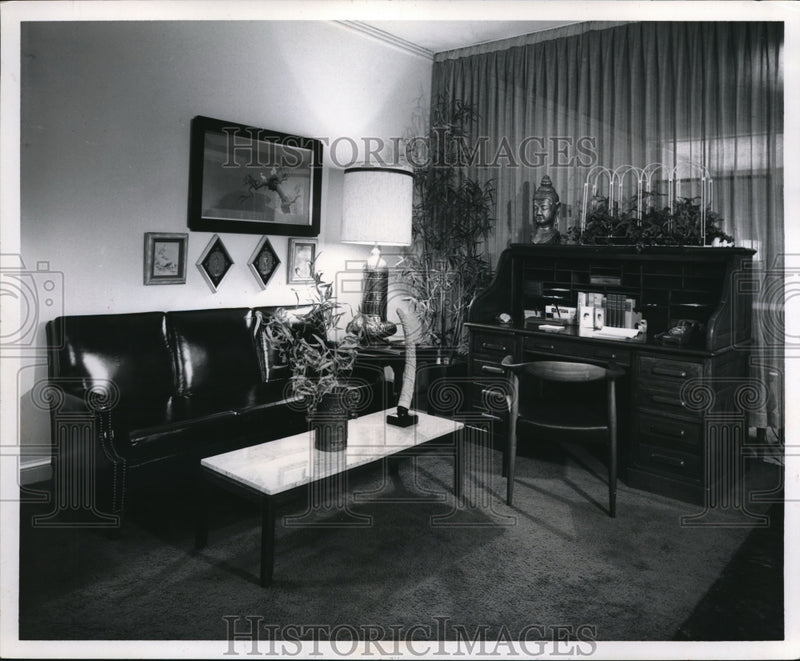 Load image into Gallery viewer, 1964 Press Photo International Living by Charles Harrison Miller NSID

