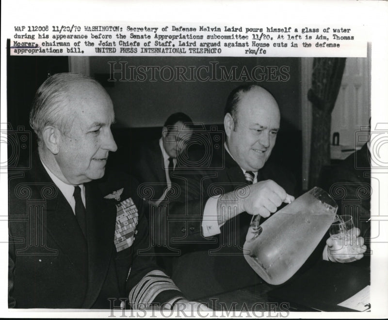 Load image into Gallery viewer, 1970 Press Photo Secy of Defense Melvin Laird &amp; Admiral Thomas Moorer in DC
