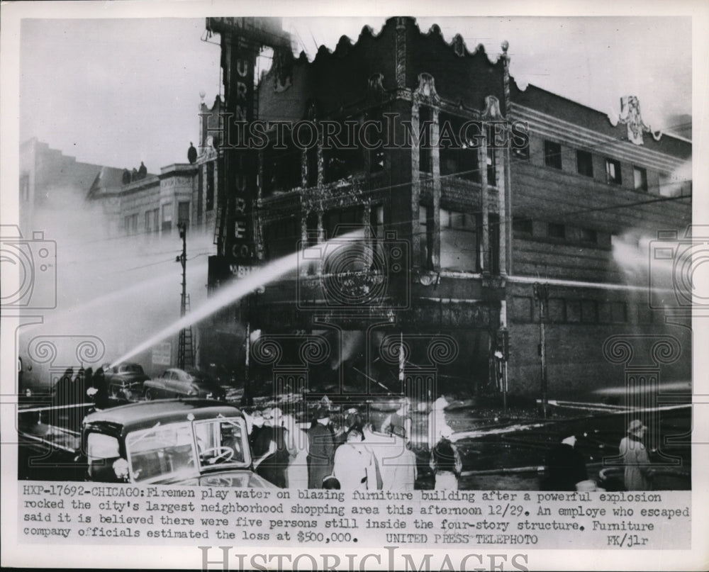 1952 Press Photo Firemen Work Fire at Chicago Furniture Building