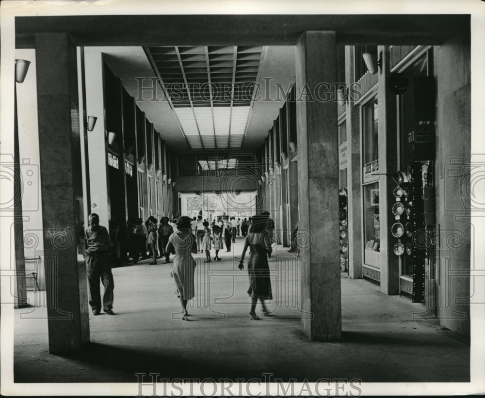 1958 Press Photo people walking in an office building in Tel Aviv, Israel- Historic Images
