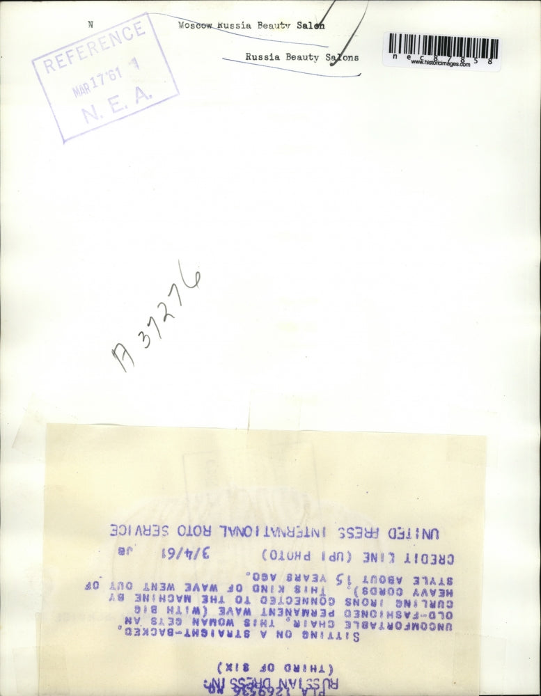 1961 Press Photo Lady Gets Old-Fashioned Permanent Wave with Heavy Cords