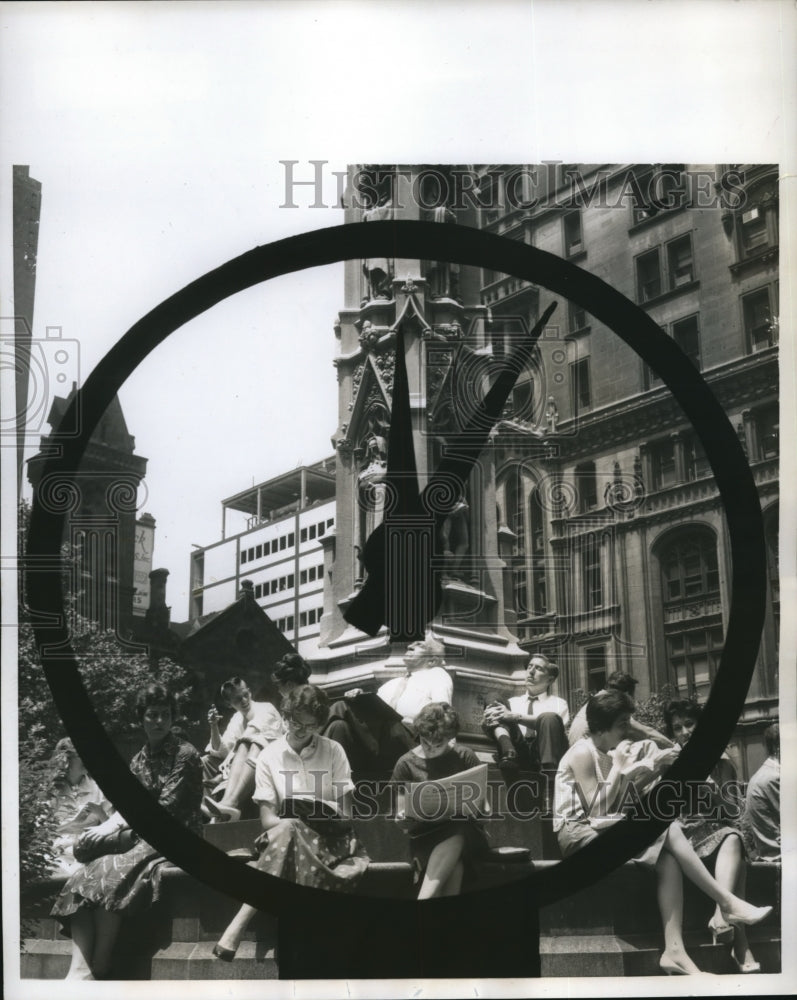 1959 Press Photo NYC clock &amp; cross at Trinity Churchyard on Broadway- Historic Images