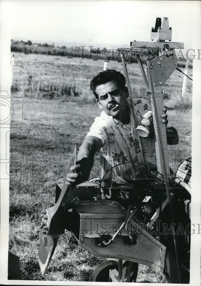 1968 Press Photo A do it yourself rotonut works on his mini chopper