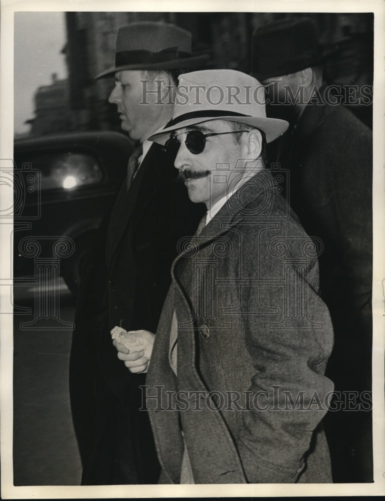 1940 Press Photo Houston Tex Baron Rolf von Reitzenstein held for deportation- Historic Images