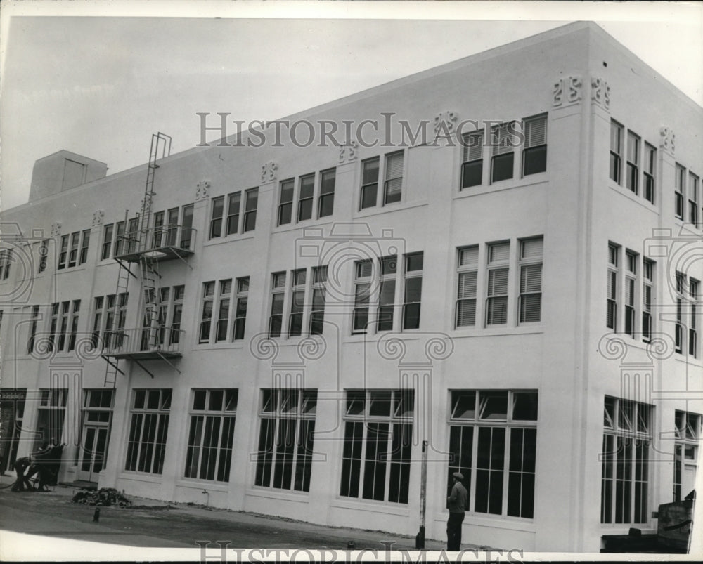 1938 Press Photo At the Van Camp Office