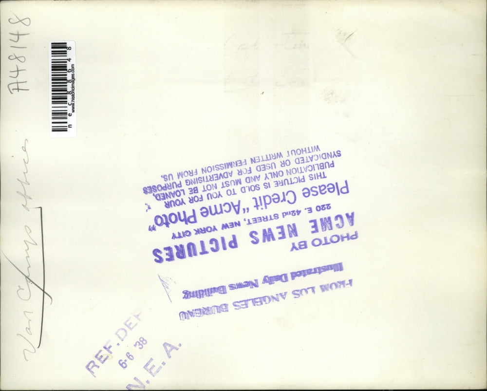 1938 Press Photo At the Van Camp Office