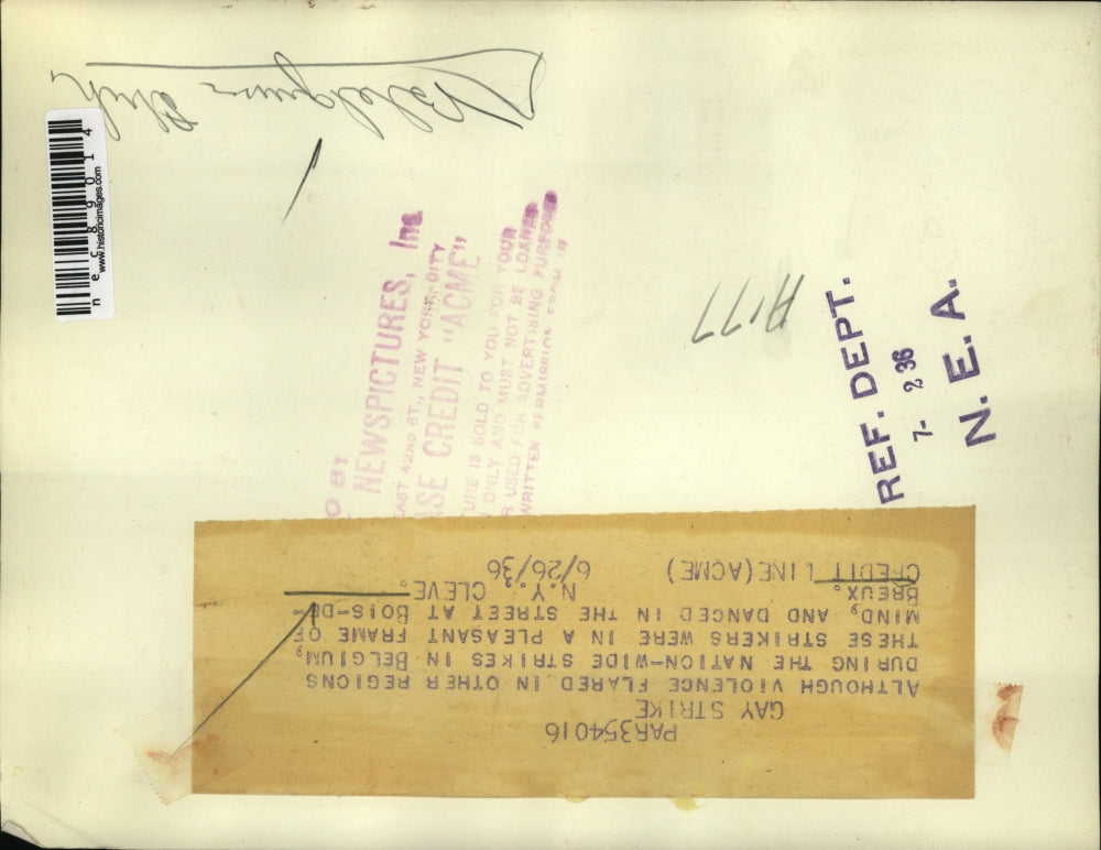 1936 Press Photo Bois De Breux in Belgium strikers at a plant