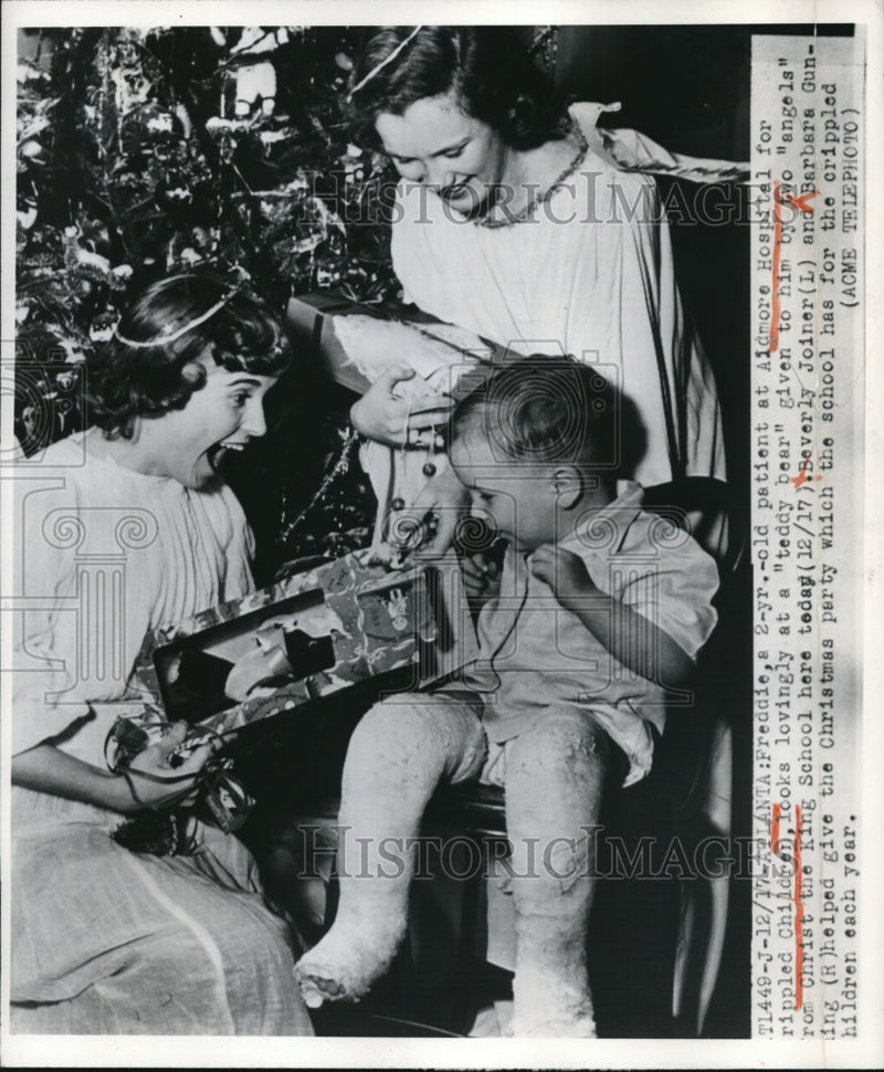 Load image into Gallery viewer, 1949 Press Photo Christ the KIng School supports Aidmore Hospital this Christmas
