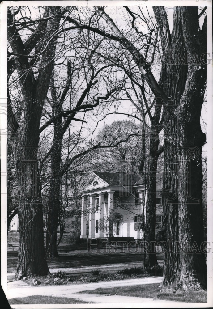 1953 Press Photo White Stone House in Aurora