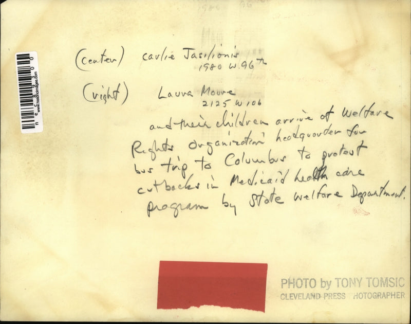 Load image into Gallery viewer, Press Photo Parents &amp; Children arrives at Welfare Rights Organization
