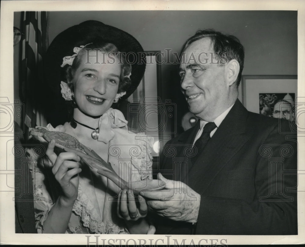 1955 Press Photo DC., Janet Jones of Wales & GOP leader Joseph Martin