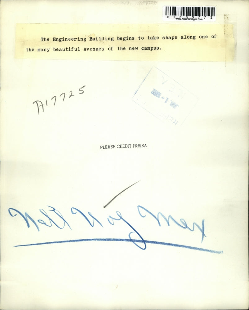 1952 Press Photo Engineering Building along one of avenues of new campus