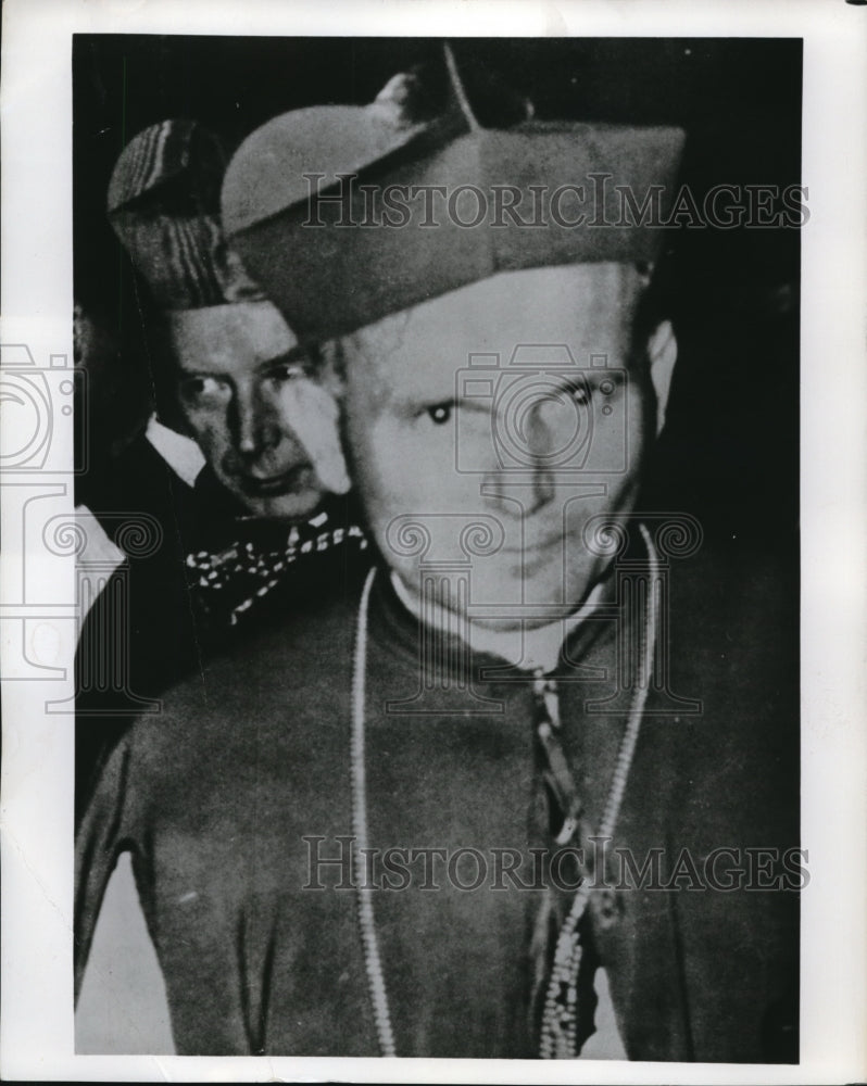 Press Photo Cardinal in a procession
