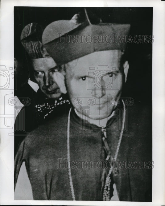 Press Photo Cardinal in a procession