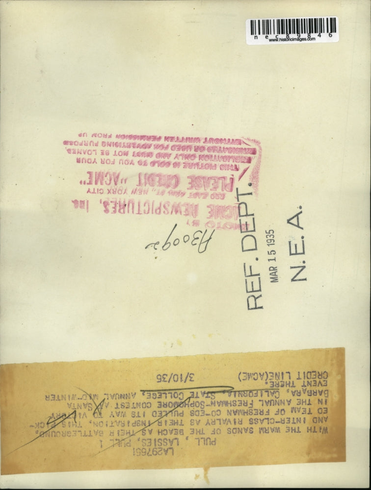 1935 Press Photo Team of Freshman co-eds pulling their way to victory in CA