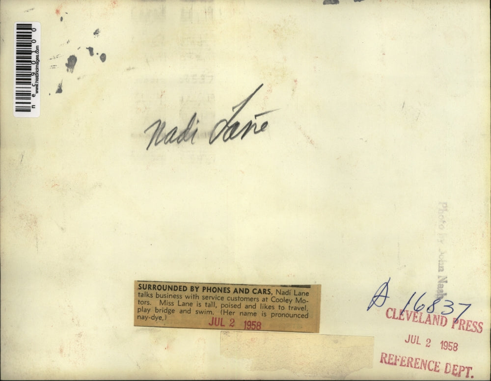 1958 Press Photo Nadi Lane at Cooley Motors business office