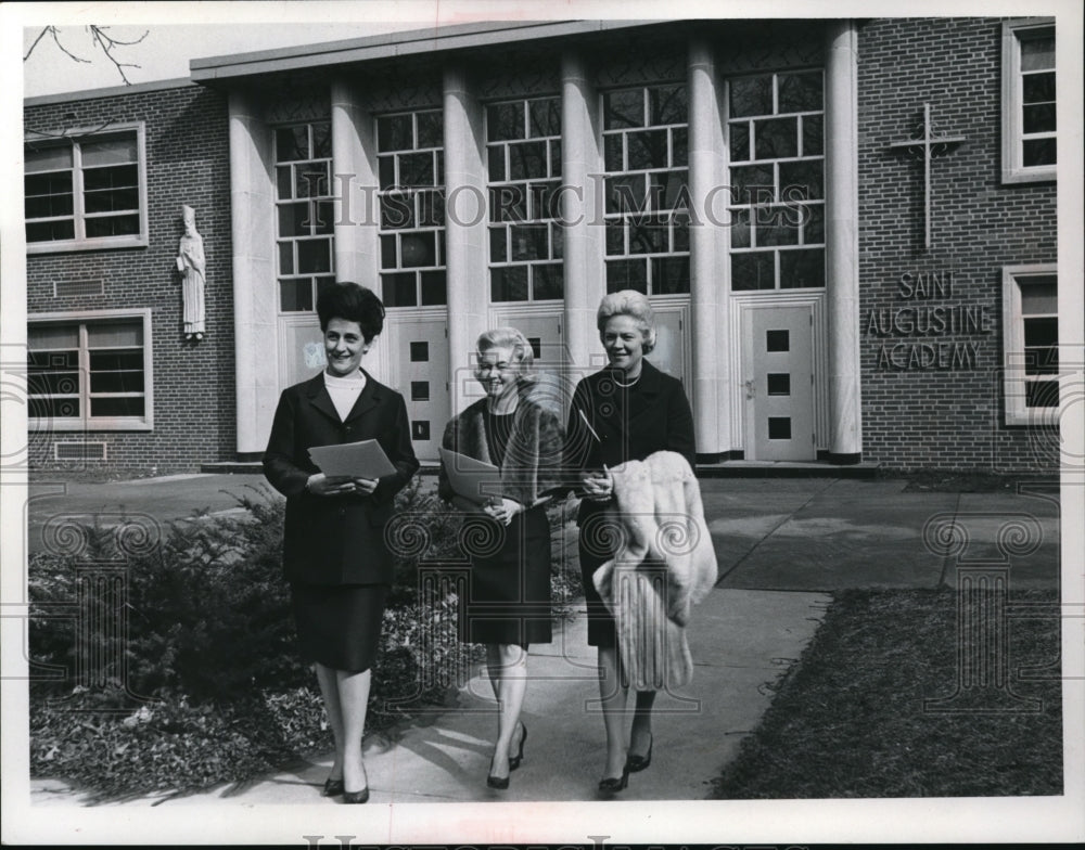 1967 Press Photo Mrs VM Anter, Mrs P Barker, Mrs RM Schulz at St Augustine Acade