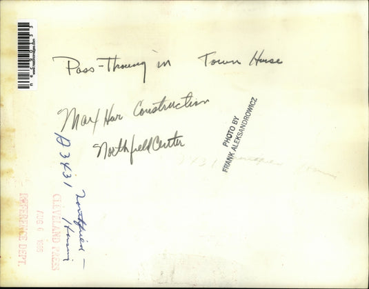 Press Photo Pass through in Town House Max Har Construction