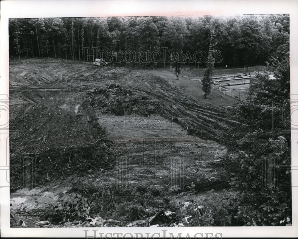 Press Photo Land fill operations at Strongville Ohio - nec90182
