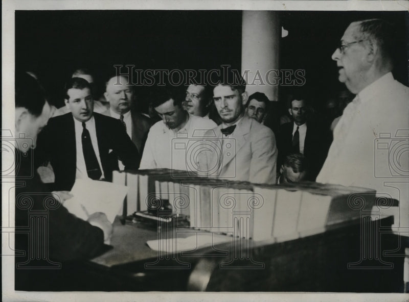 Load image into Gallery viewer, 1933 Press Photo A quick trial planned for the McElroy Kidnappers
