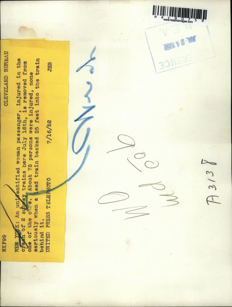 1952 Press Photo Unidentified woman passenger in the subway trains crash