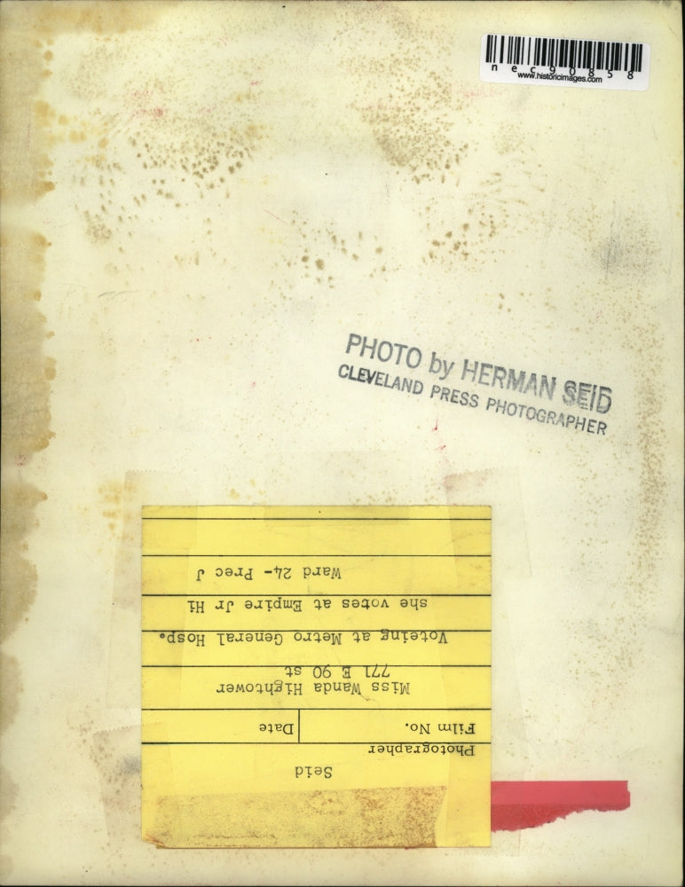 Press Photo Wanda Hightower Voting At Metro General Hospital Empire Junior High