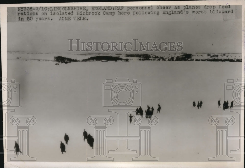 1948 Press Photo Planes drop ration after snowstorm in Lincolnshire England- Historic Images